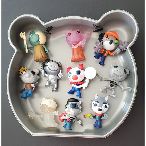 Roblox Piggy Series 2 Mega Case with 10 Minifigures, Barely Used, - Picture 2 of 3